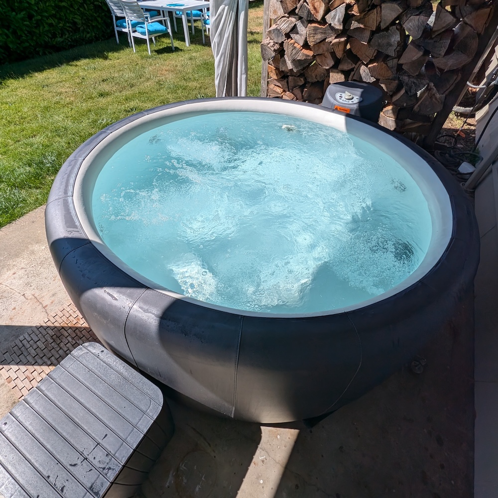 Rain City Estate Sales Seattle Online Auction - Softtub Hottub