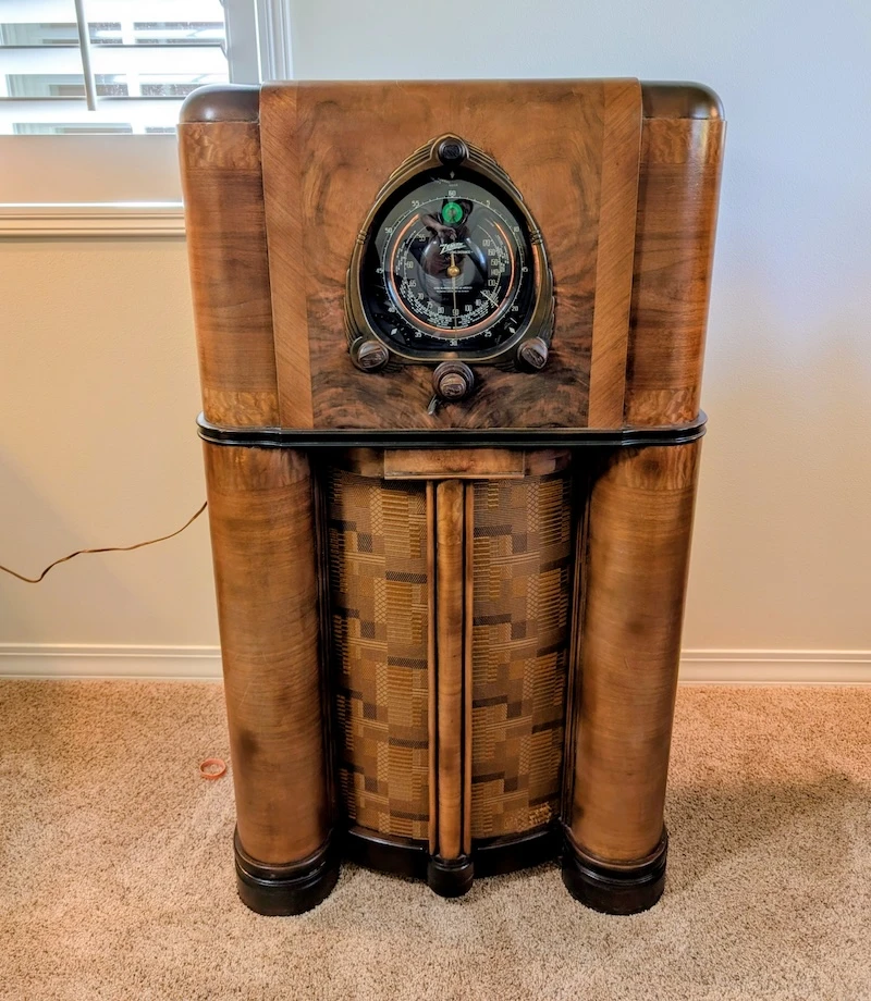 1938 Zenith console radio - Redmond estate sale by Rain City Estate Sales